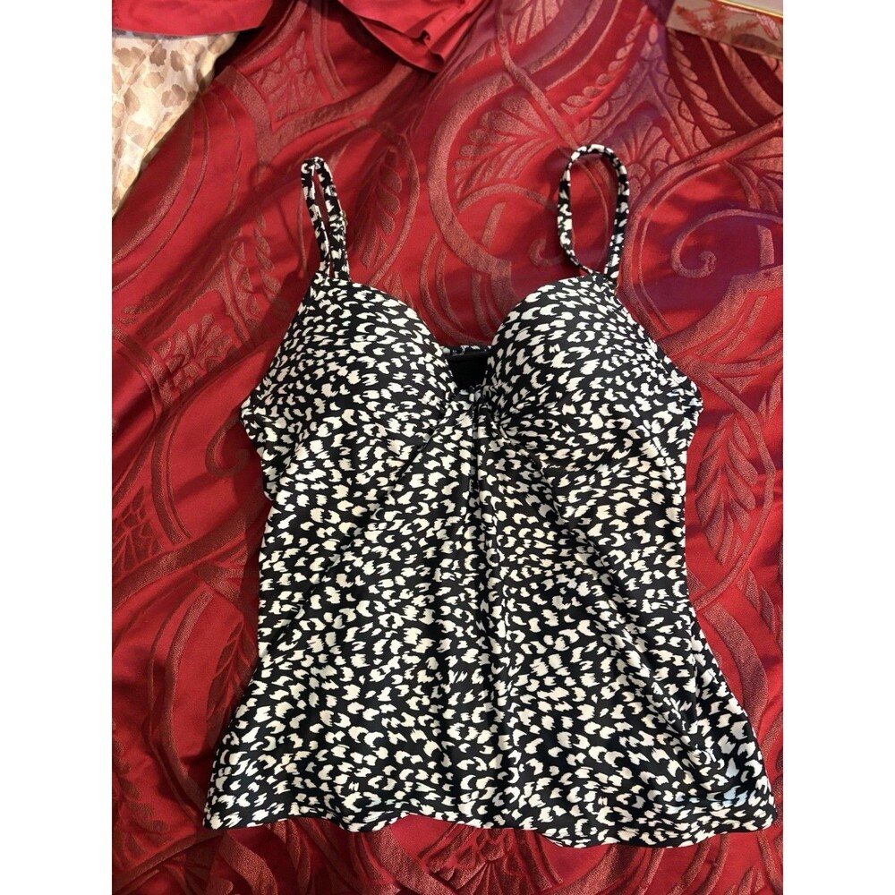 Island Escape Black & White Adjustable Strap Tankini-10